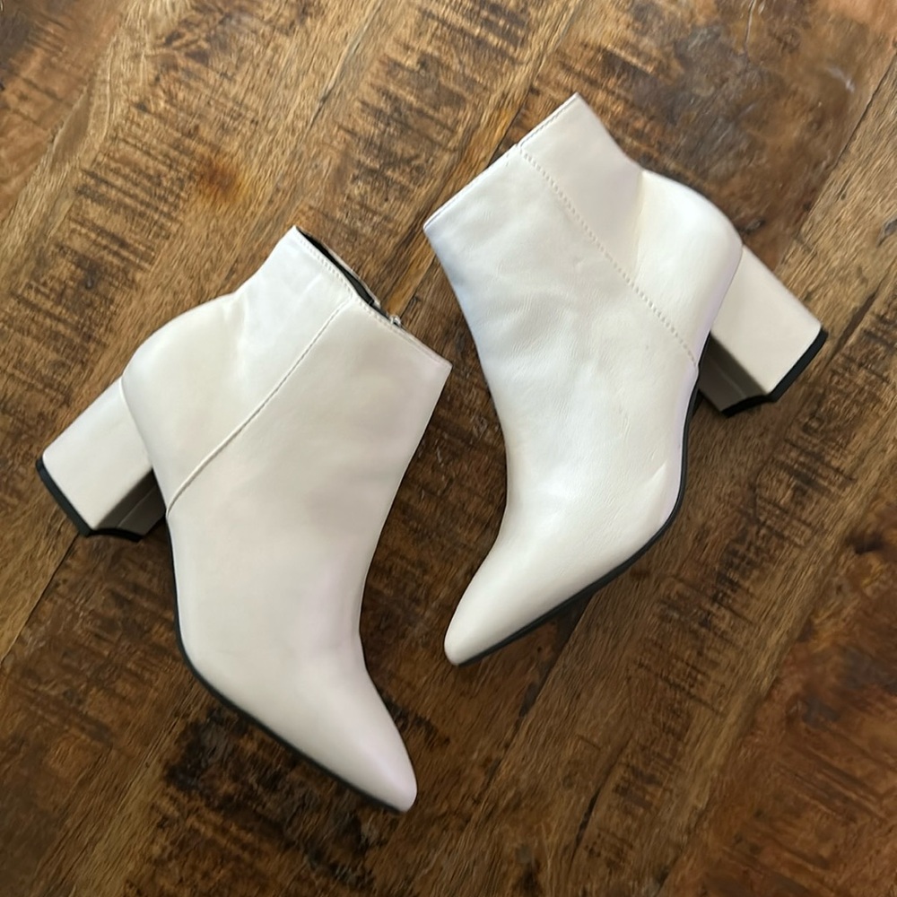 White booties - Picture 2 of 7
